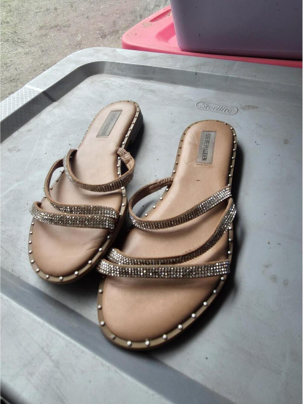 New Steve Madden Studded Sandals, Tan,, Size 8 []